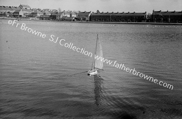 MODEL YACHT RACING ON THE LOUGH